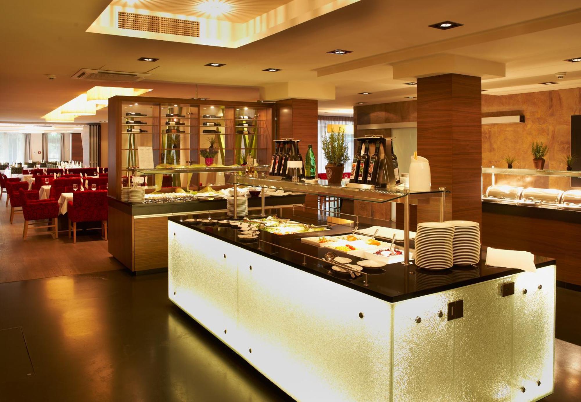 Hotel Krainerhuette Баден Екстериор снимка